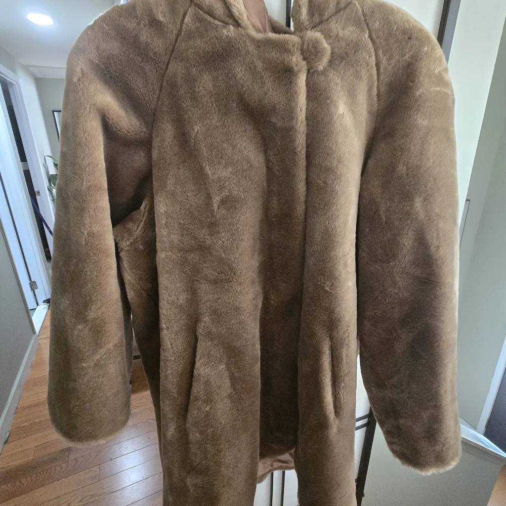 Women's Tan Faux Fur  Dennis Basso Coat Made In Usa - Picture 8 of 16